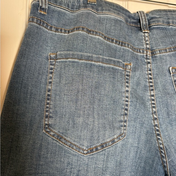 Lane Bryant Girlfriend Distressed Shorts with Crochet Lace Size 20 - Picture 9 of 11